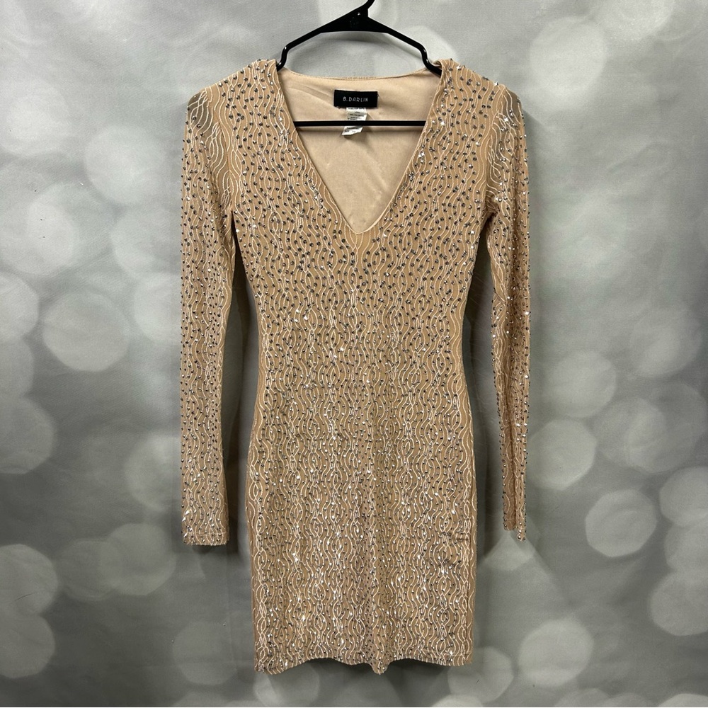 B. Darlin bodycon mini dress‎ (size 1/2) with long sleeves in a beige color